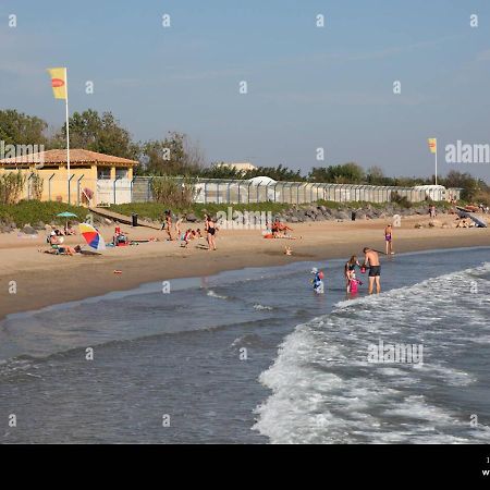 Camping Carabasse Vias Plage. 外观 照片