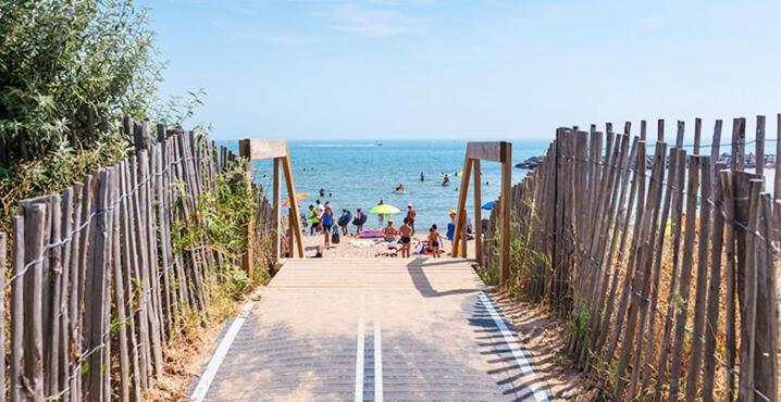 Camping Carabasse Vias Plage. 外观 照片